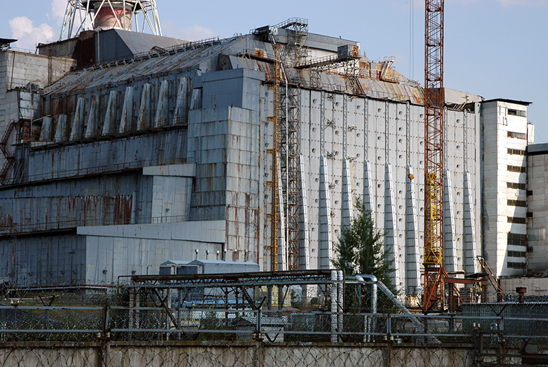 Erster Sarkophag um Reaktor IV. Foto: IAEA Imagebank/CC BY-SA 2.0